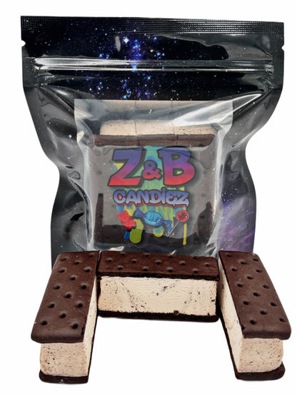 ASTRONAUT SPACE SANDWICH COOKIES & CREAM